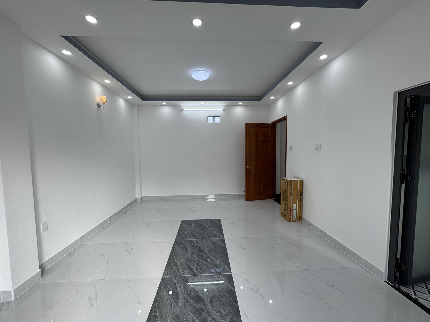 Tuyệt phẩm biệt thự mini 3 lầu, góc 2 mặt tiền hẻm 2 xe hơi 7 chỗ tránh nhau khu VIP Đặng Văn Ngữ